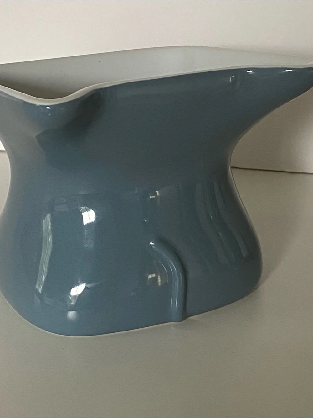 Whisker City Elevated Cat Bowl Ceramic Blue Gray EUC Kitty Face Shape 4” Tall.